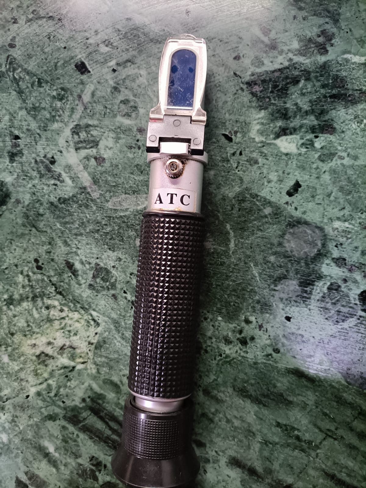 Hand refractometer for checking coolant concentration